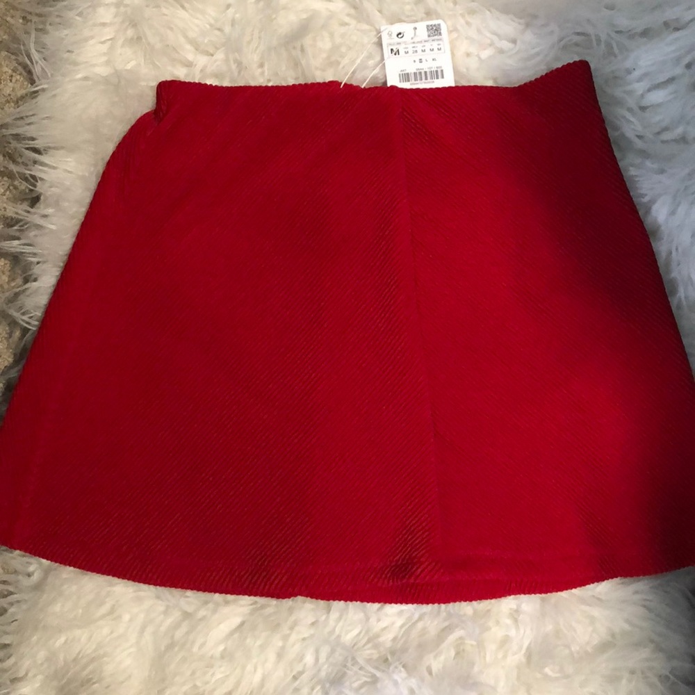 Zara - Red Ribbed mini skirt size Medium